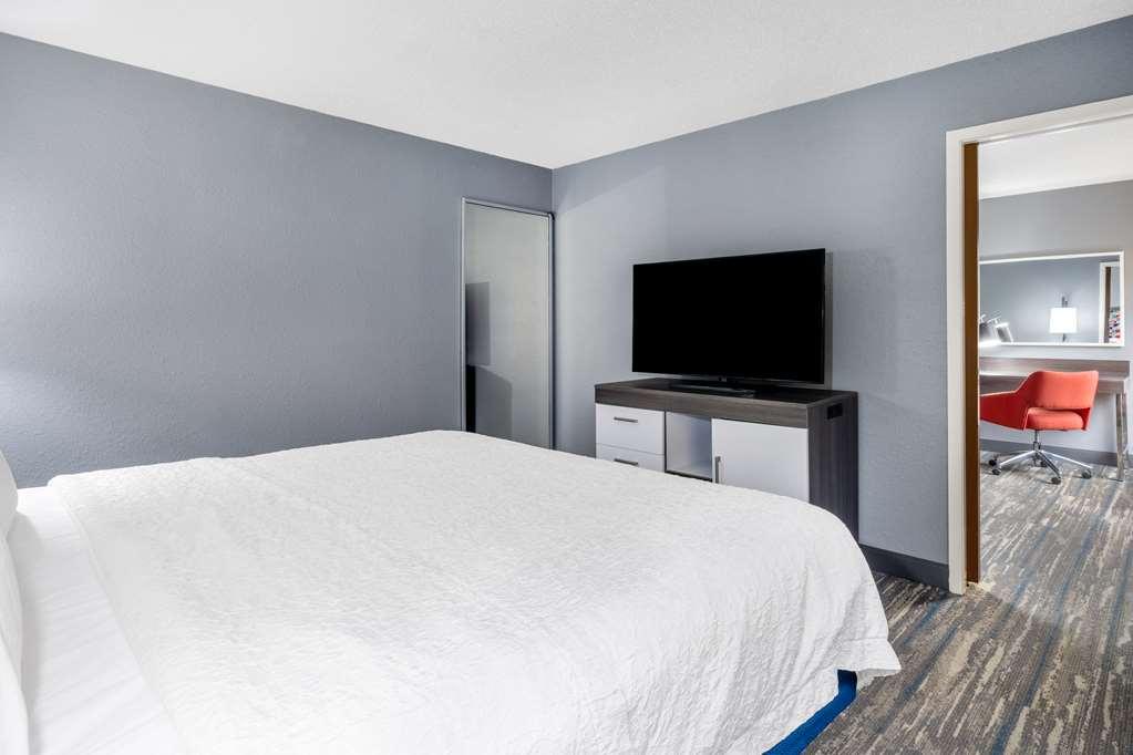 Hampton Inn Санфорд Стая снимка