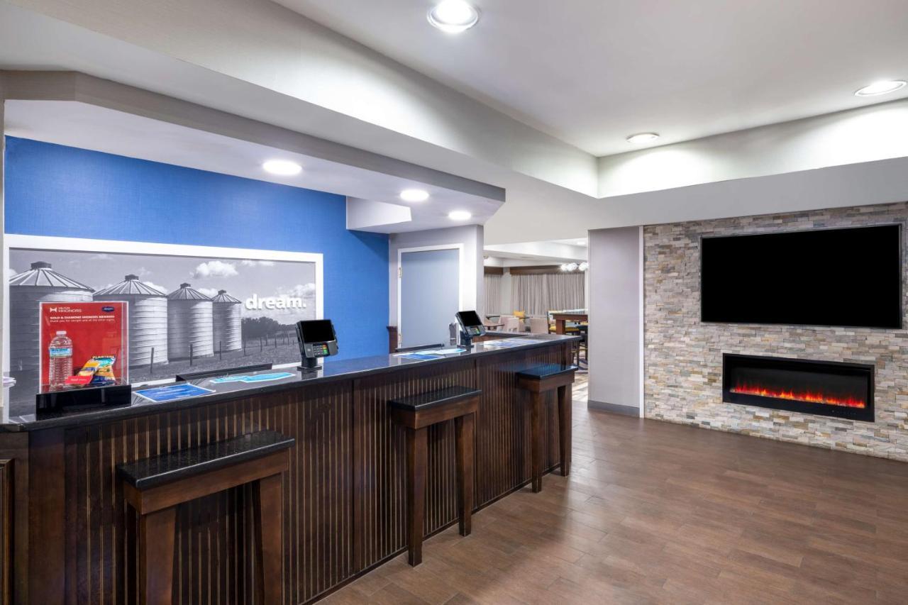 Hampton Inn Санфорд Екстериор снимка