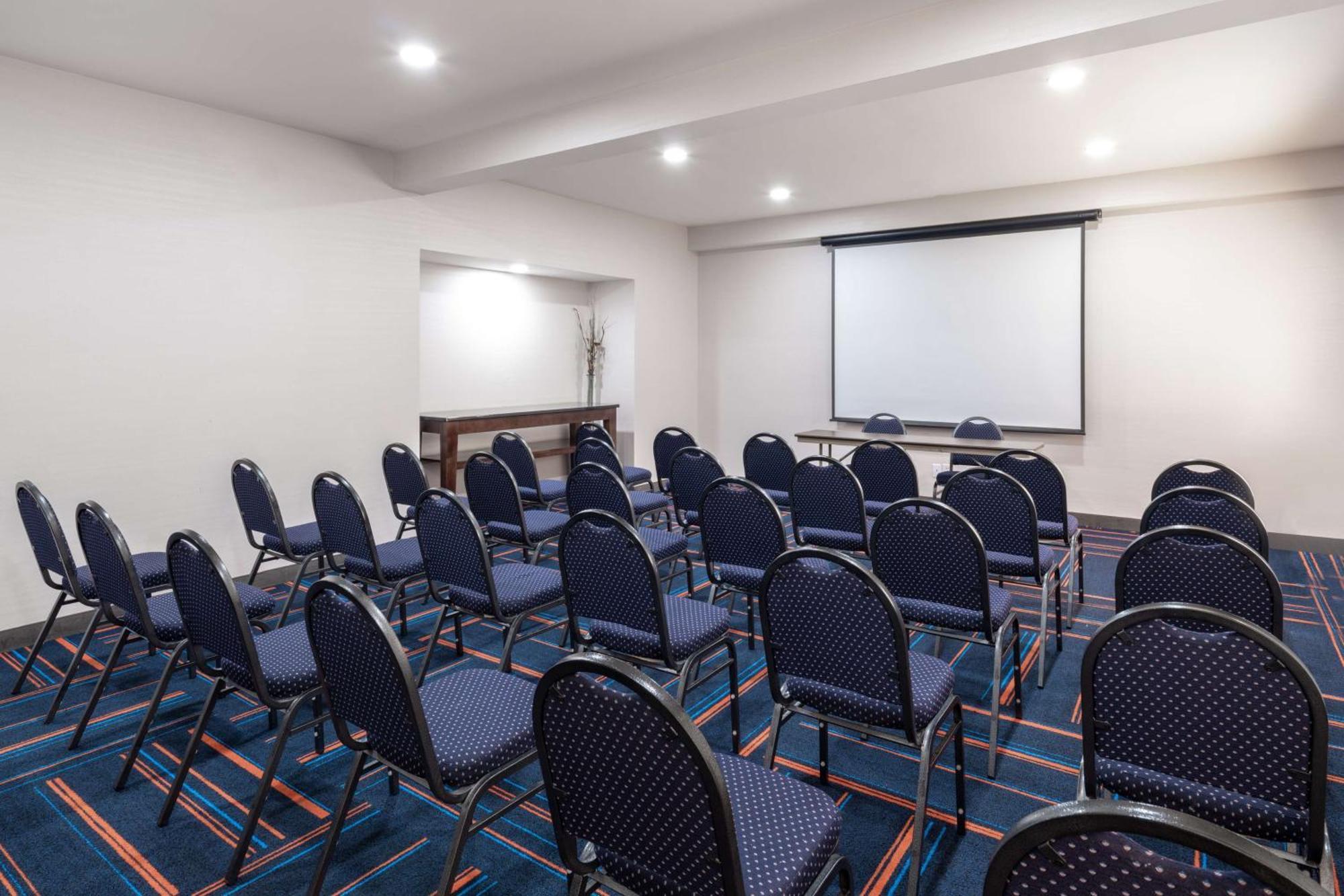 Hampton Inn Санфорд Екстериор снимка